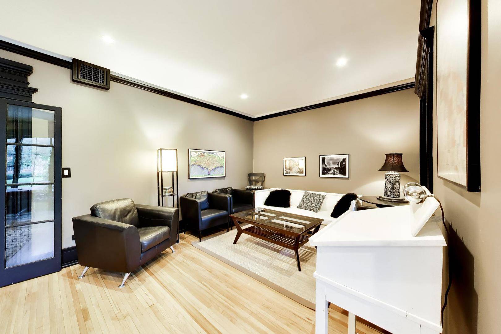 1126 W Morse ST #2W, Chicago, IL 60626