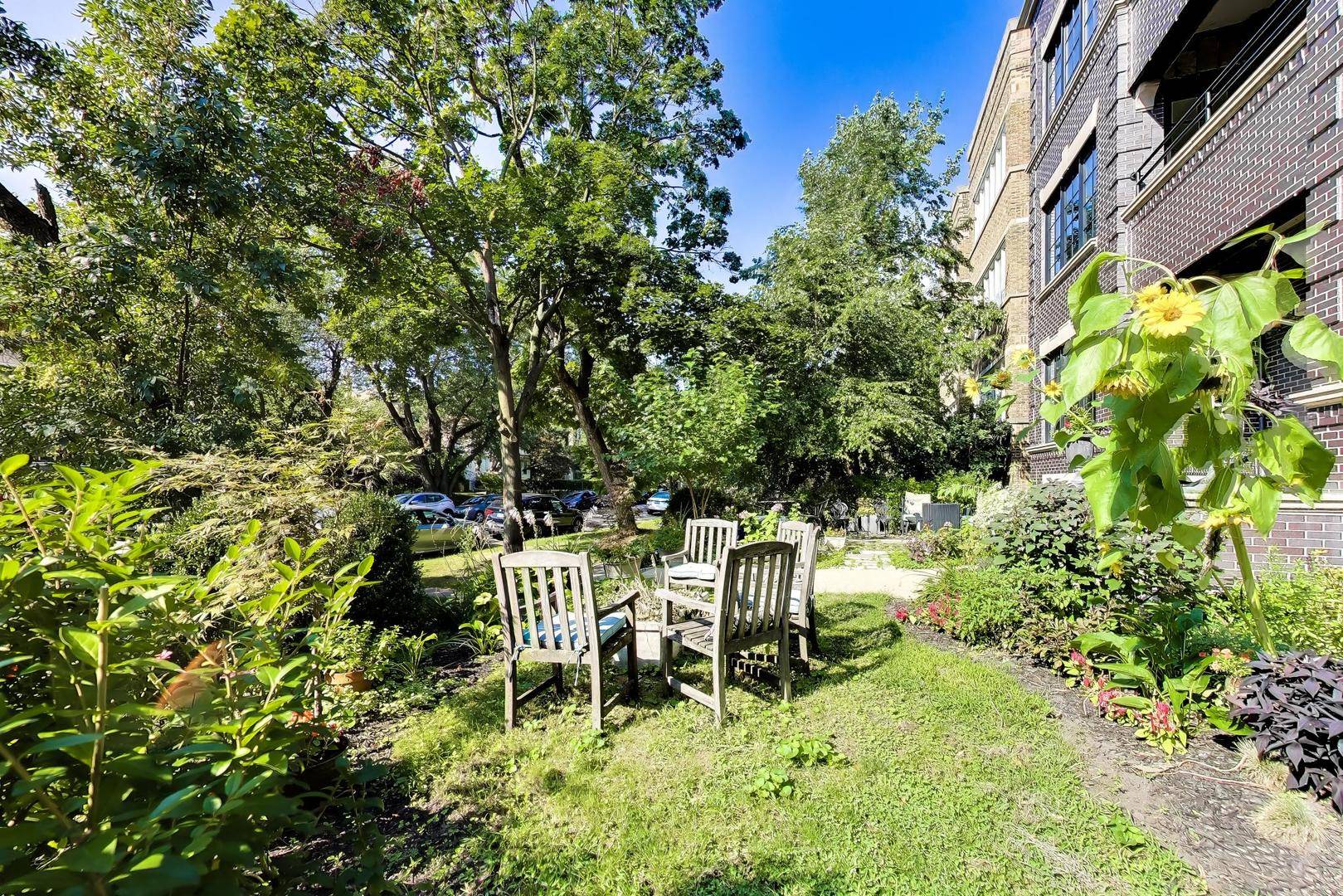 1126 W Morse ST #2W, Chicago, IL 60626