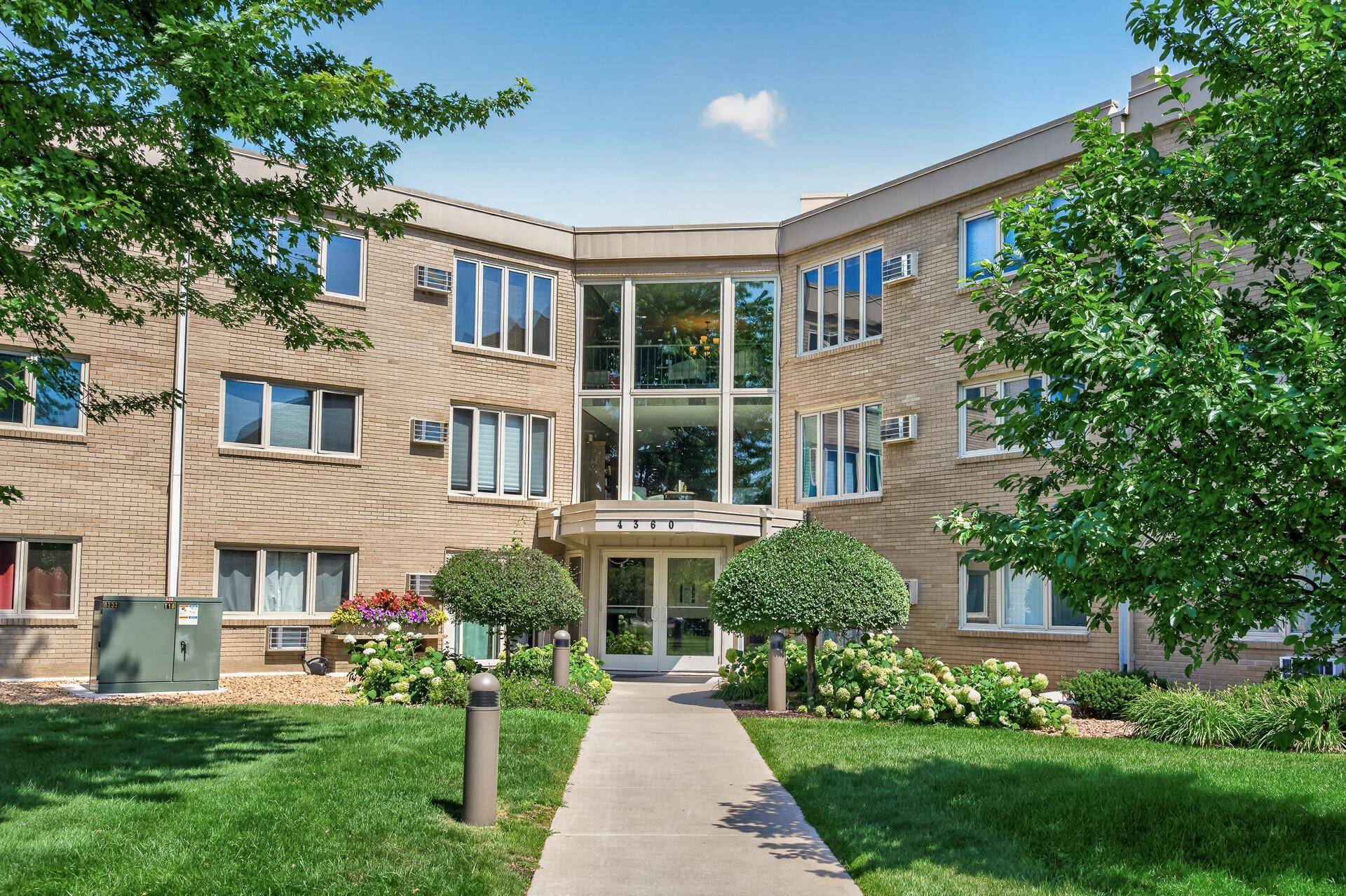 4360 Brookside CT #209, Edina, MN 55436