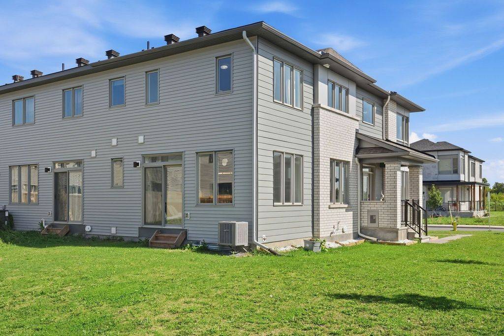 660 Fenwick WAY, Barrhaven, ON K2J 7E6