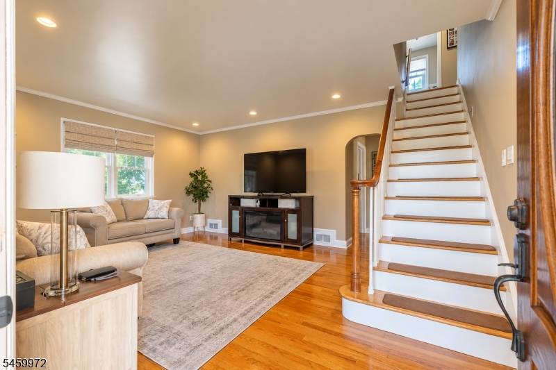 715 Ainsworth St, Linden City, NJ 07036