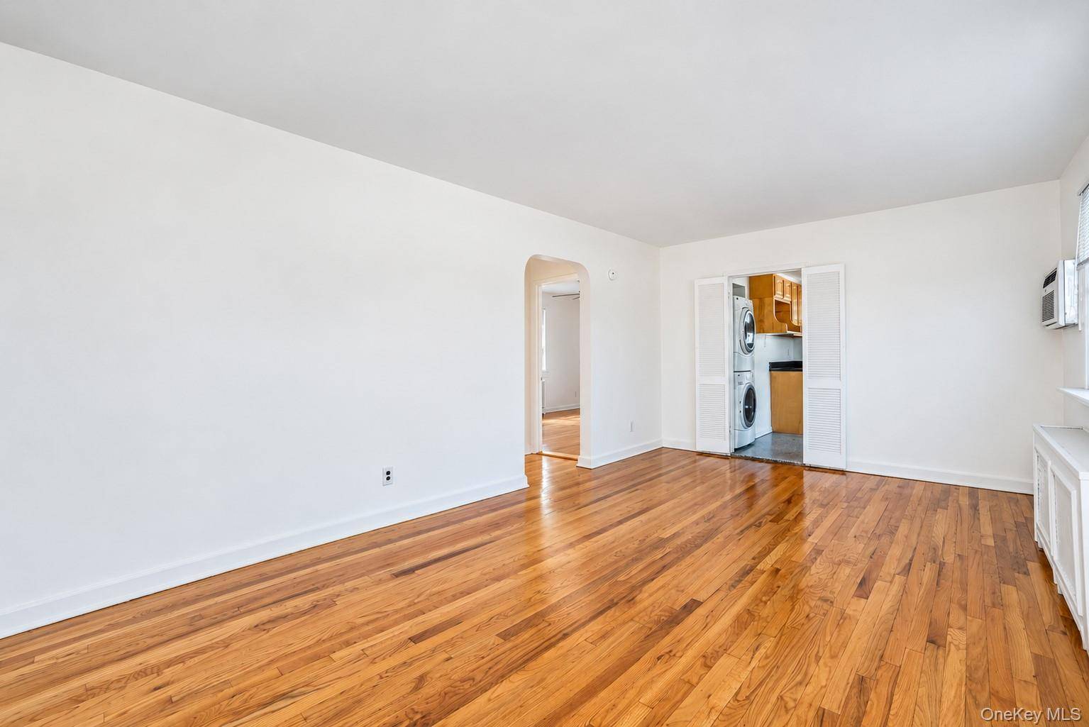 260-13 74th AVE #1, Glen Oaks, NY 11004
