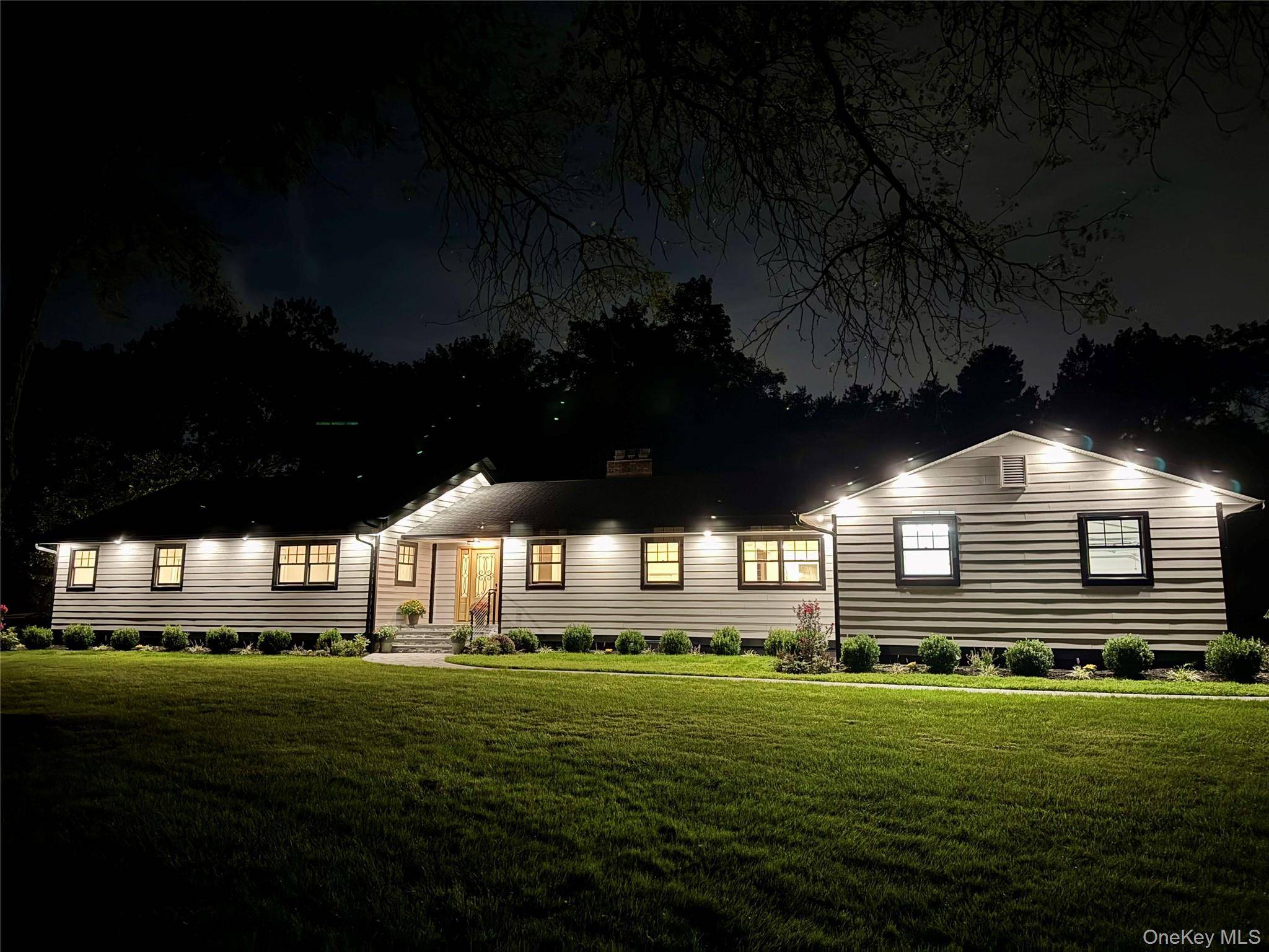 19 MICHAELS LN, Old Brookville, NY 11545