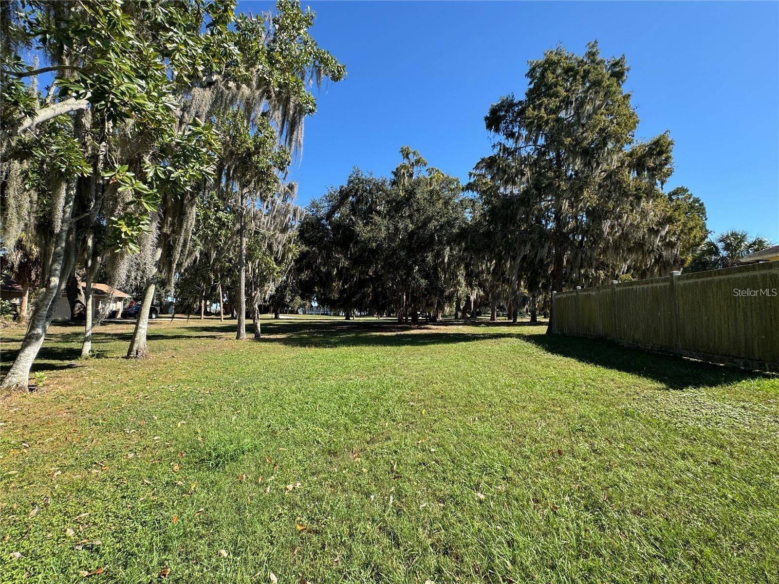 LAKE PIERCE DR, Lake Wales, FL 33898
