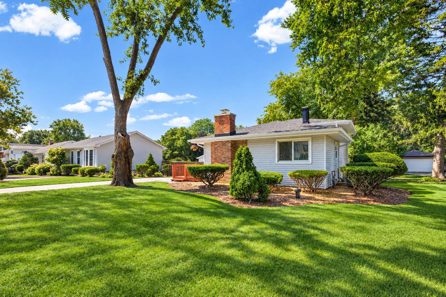 1S210 Lawler AVE, Lombard, IL 60148