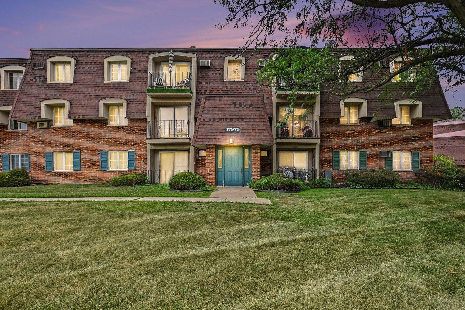 17975 Amherst CT #203, Country Club Hills, IL 60478