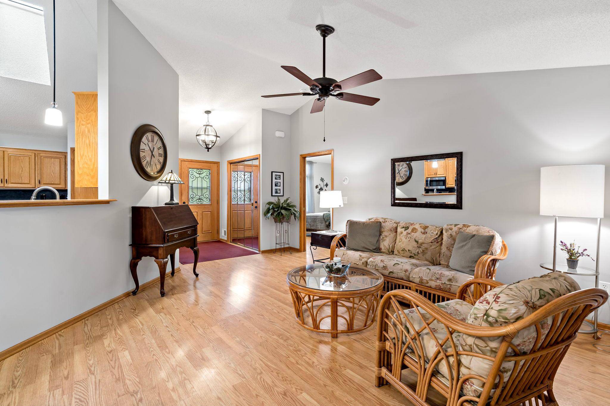8541 Inverness LN N, Brooklyn Park, MN 55443