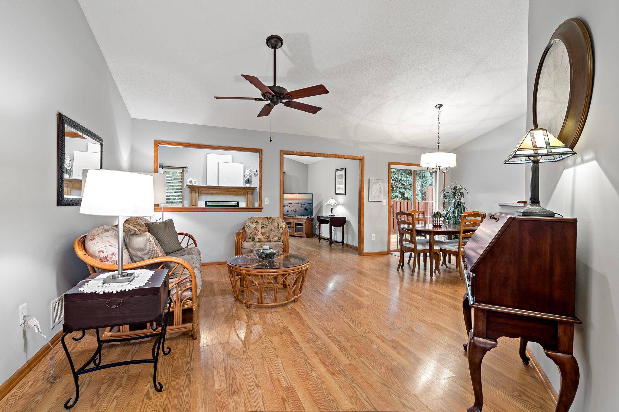 8541 Inverness LN N, Brooklyn Park, MN 55443