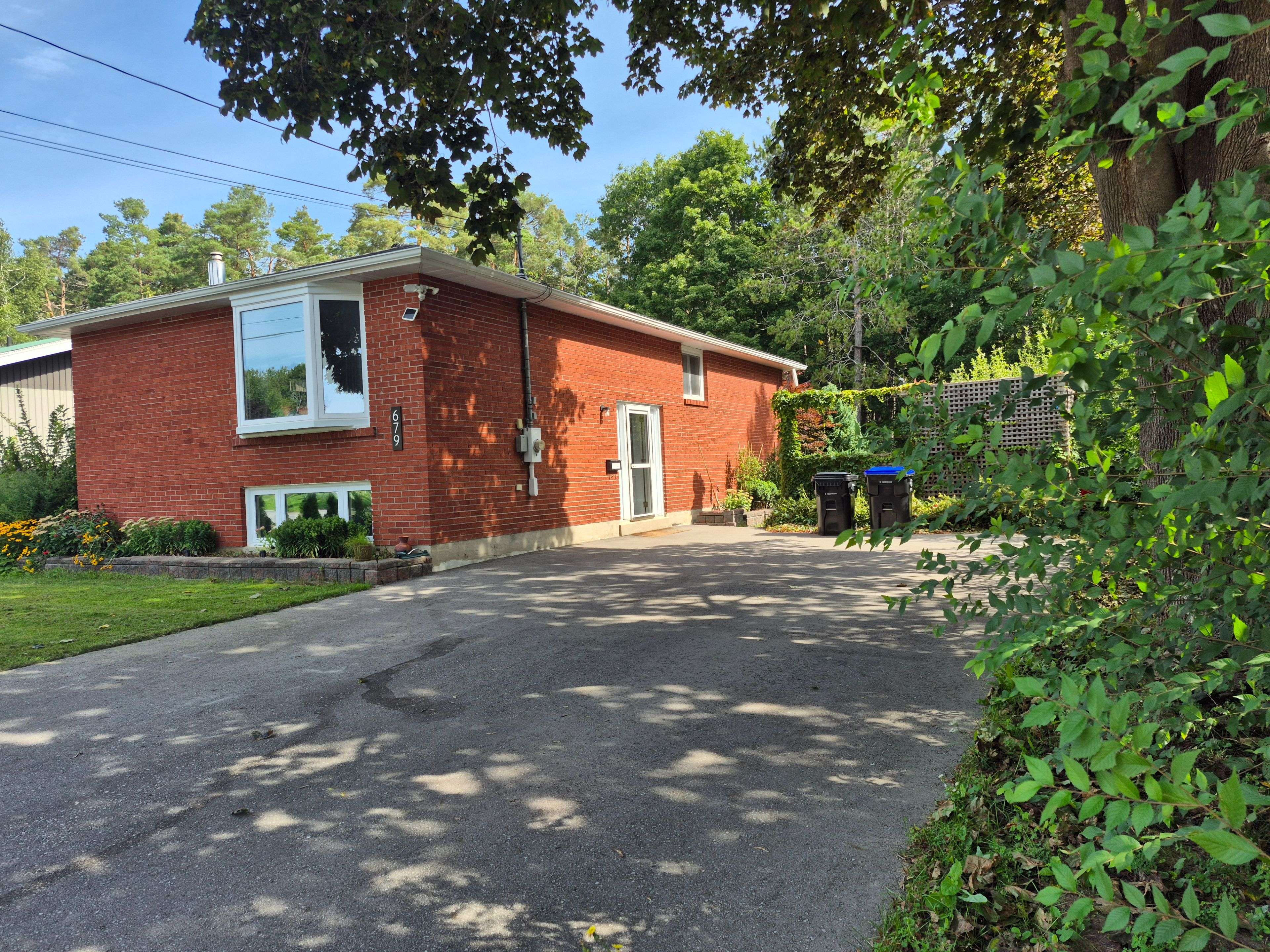 679 Simcoe AVE W, Tay, ON L0K 1R0