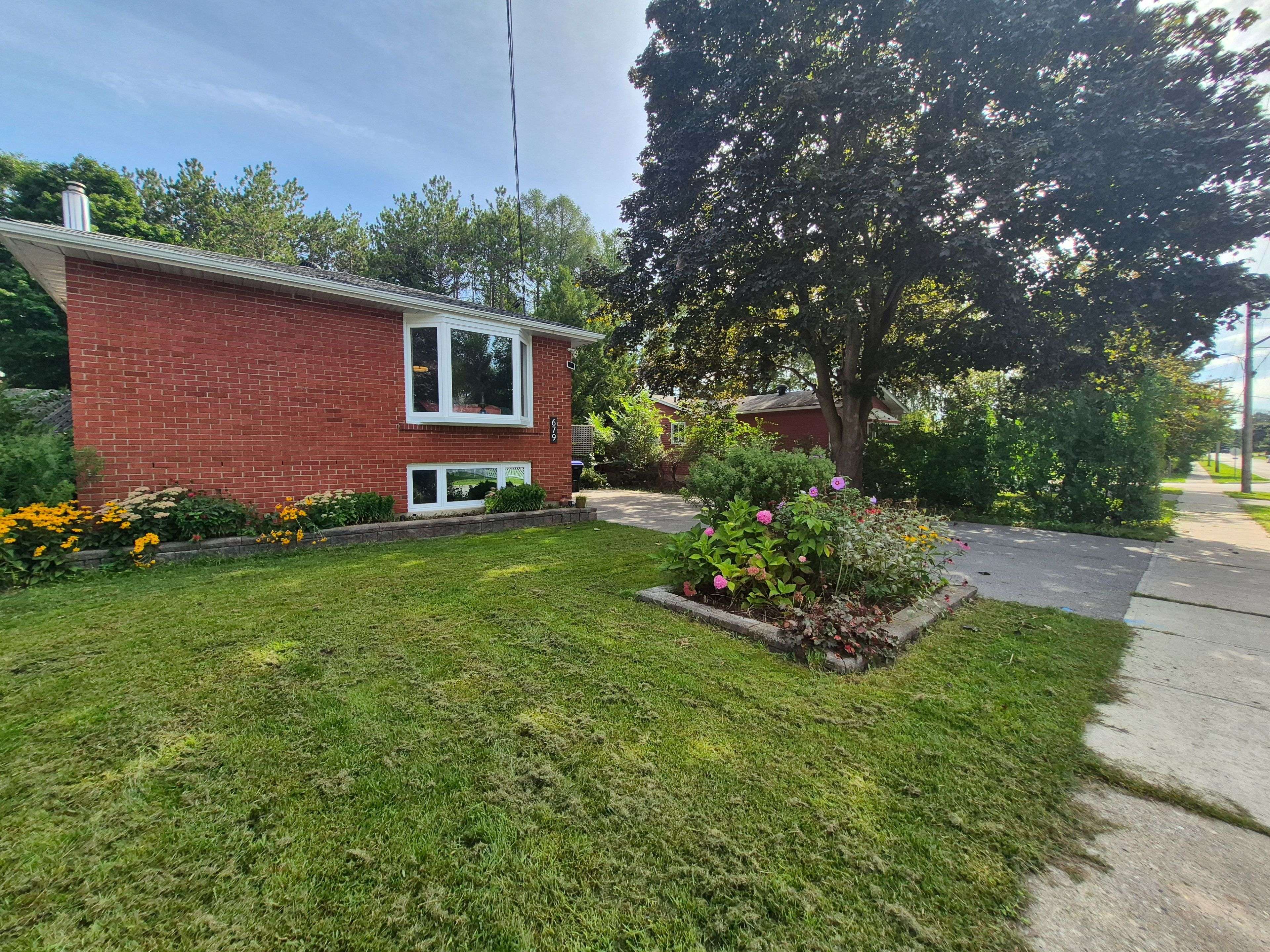 679 Simcoe AVE W, Tay, ON L0K 1R0