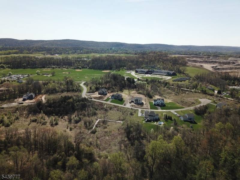 9 Emerald Dr, Hardyston Twp., NJ 07419