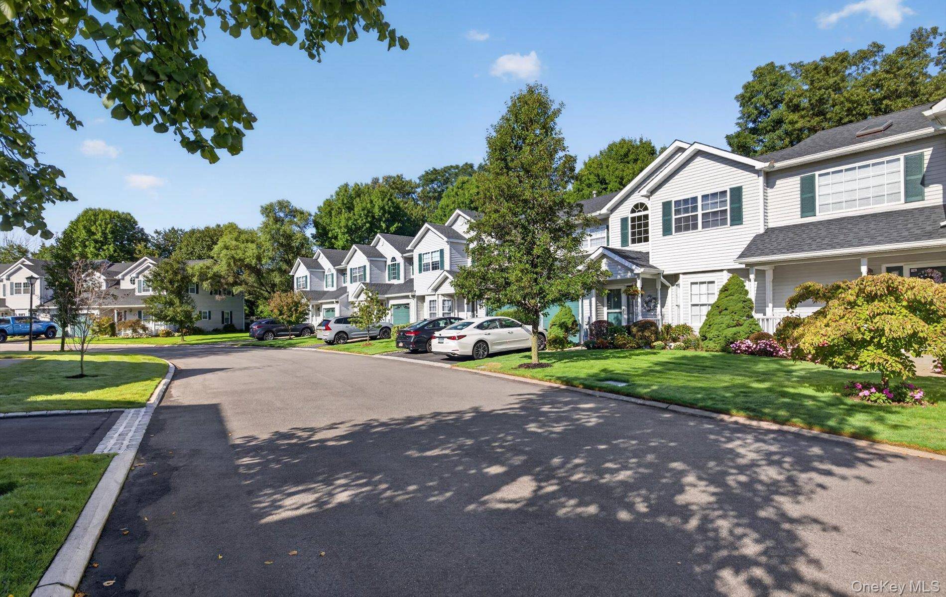 5 Monitor RD, Smithtown, NY 11787
