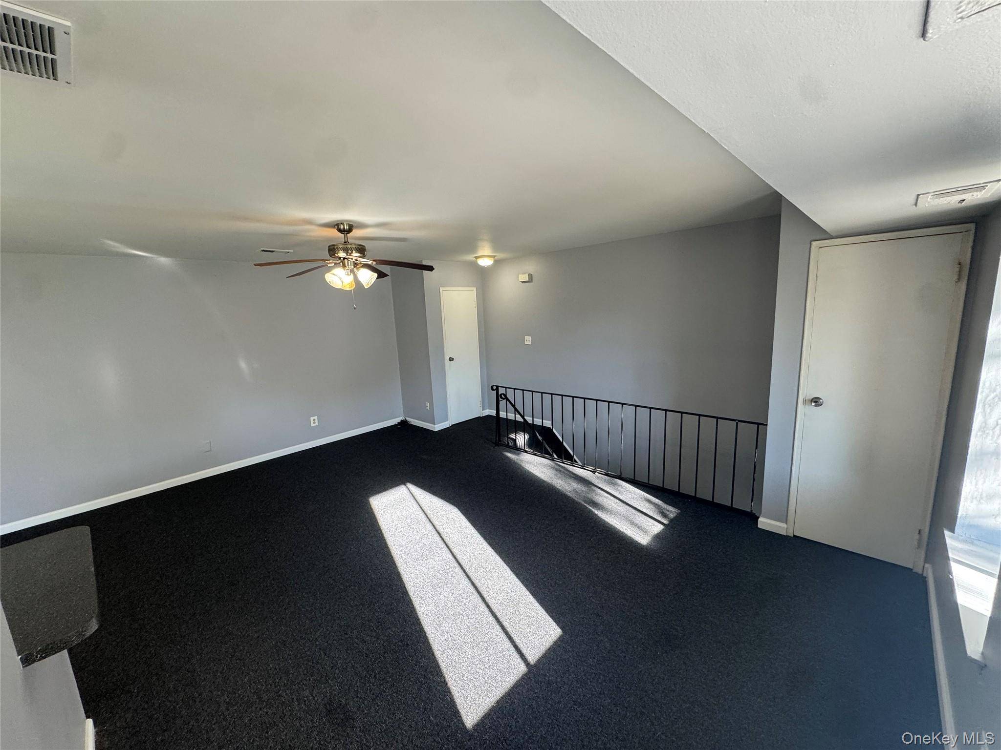 4 Grande CT #4, Coram, NY 11727