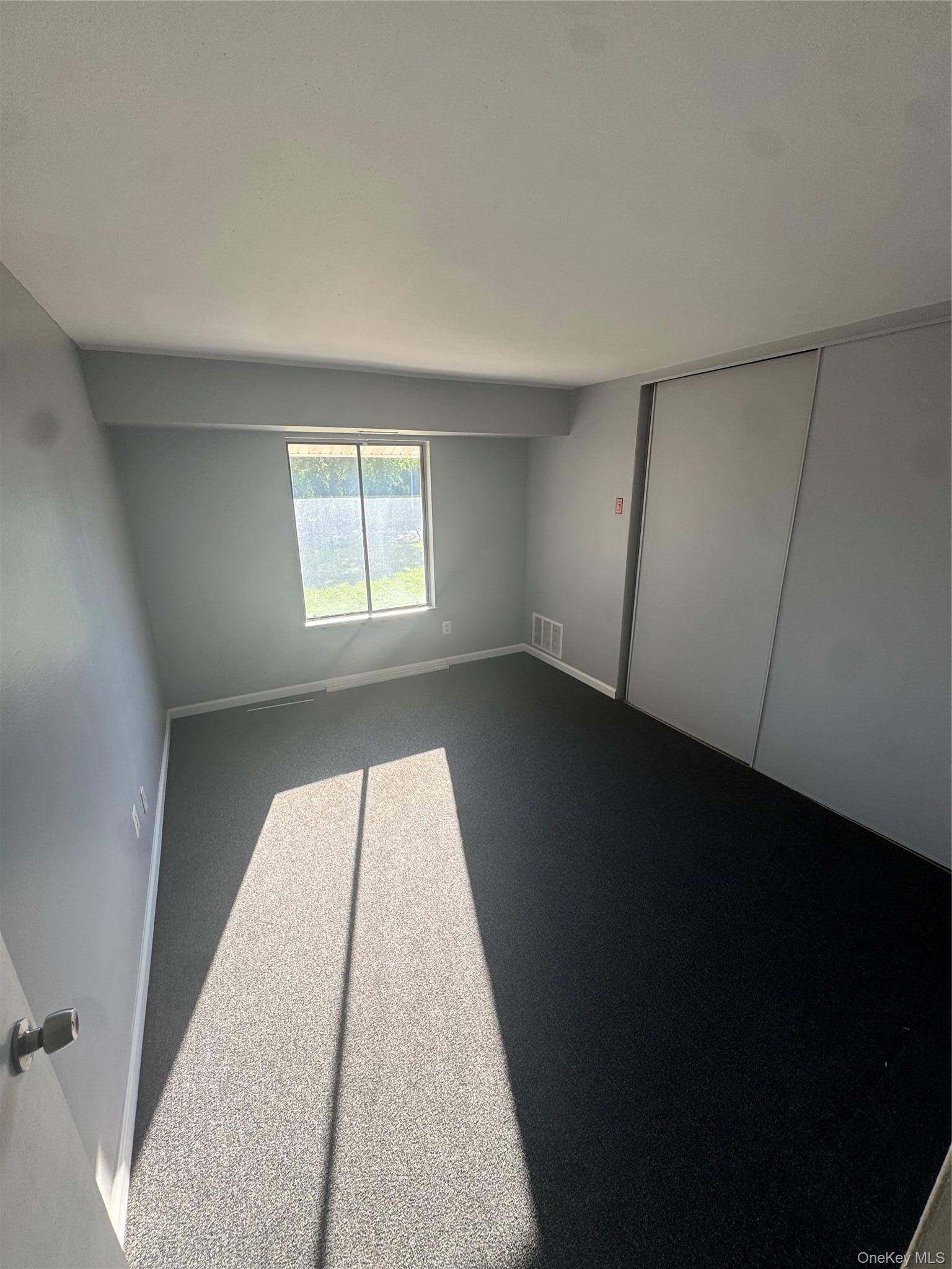 4 Grande CT #4, Coram, NY 11727
