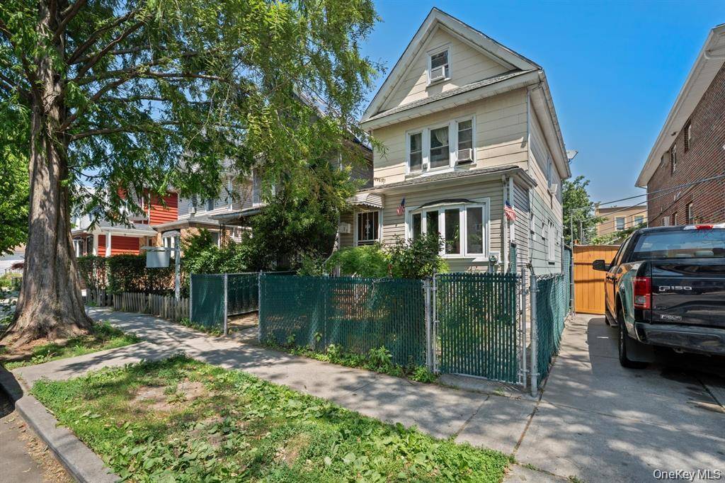 9121 110th ST, Richmond Hill, NY 11418