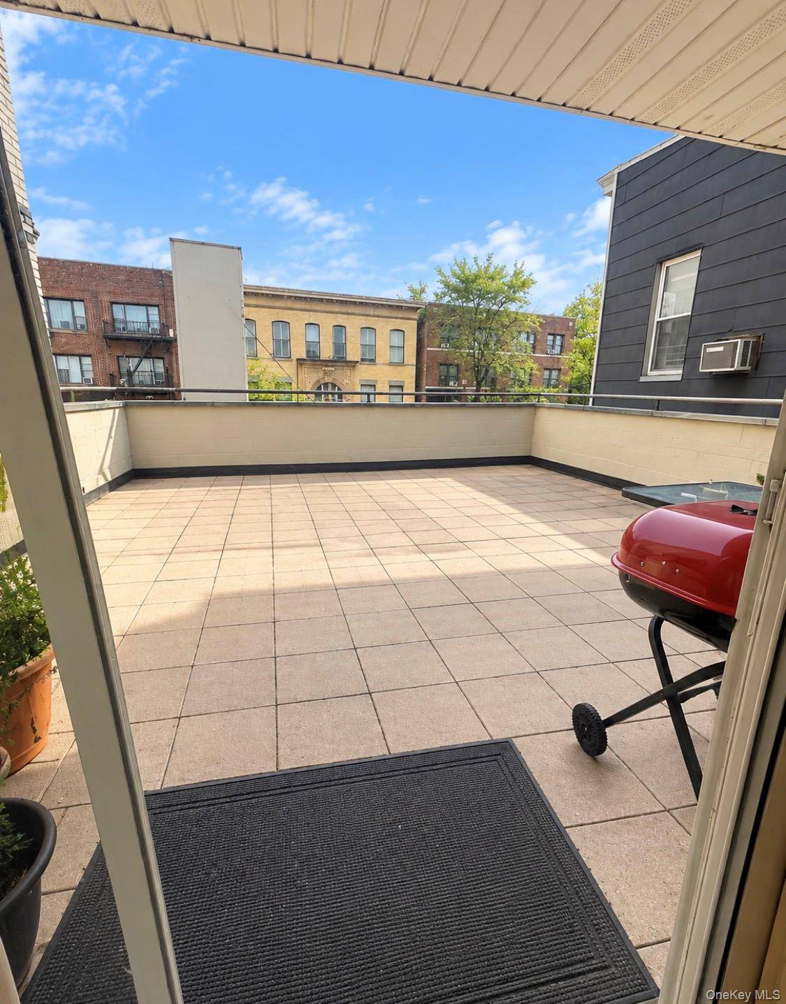 6962 Grand AVE, Maspeth, NY 11378