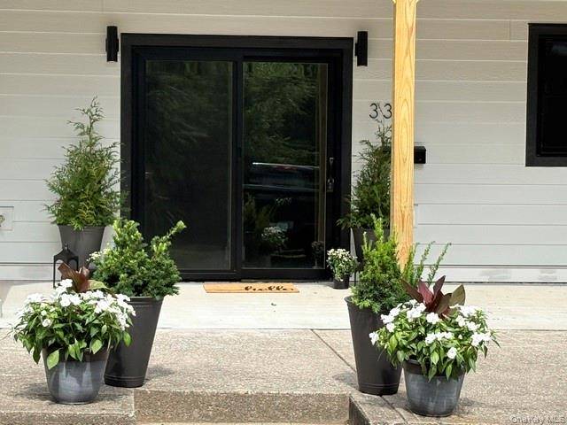 33 Valley ST, Saugerties, NY 12477