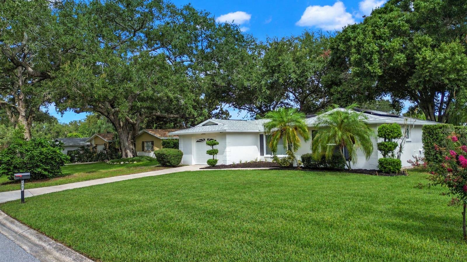 2040 FOREST DR, Clearwater, FL 33763