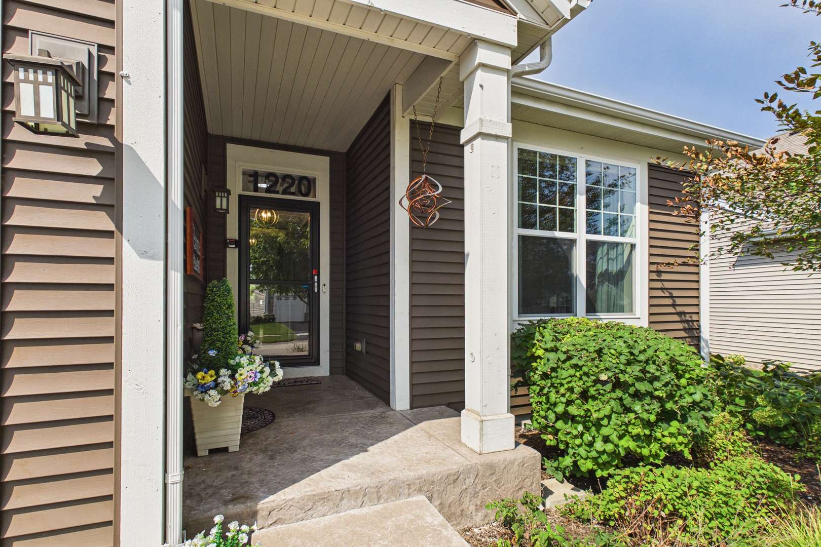 1220 Prescott LN, Pingree Grove, IL 60140