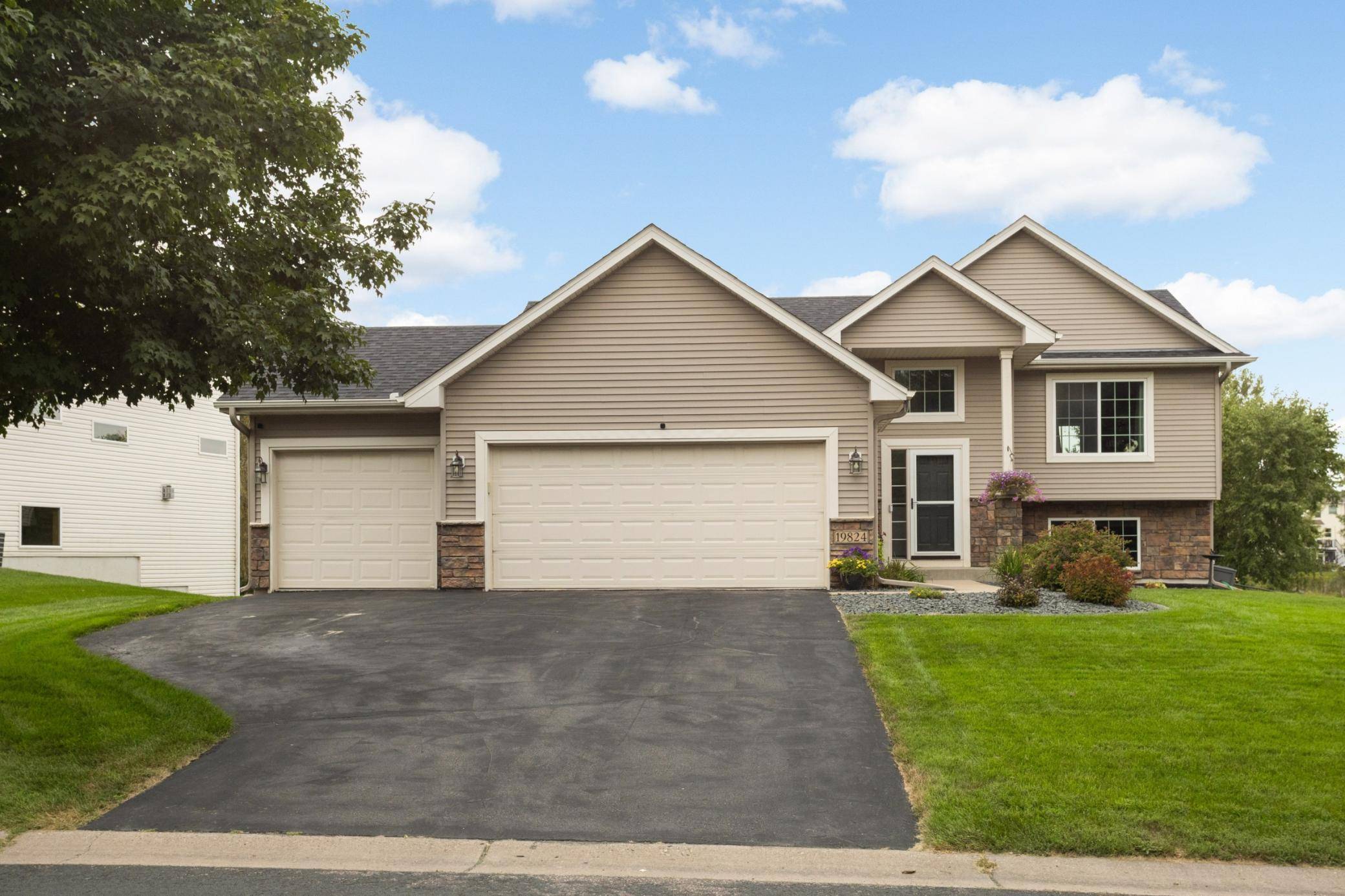 19824 Embers AVE, Farmington, MN 55024