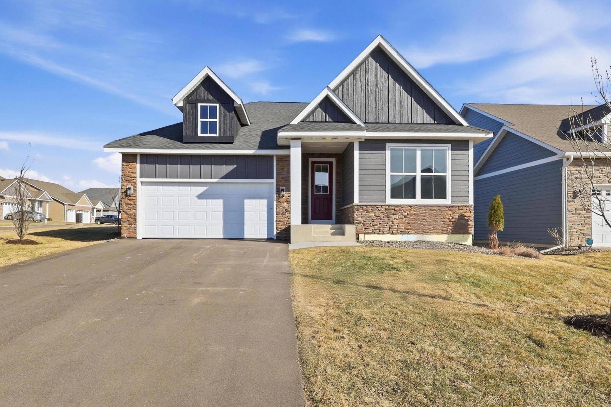 17936 Gresford LN, Lakeville, MN 55044