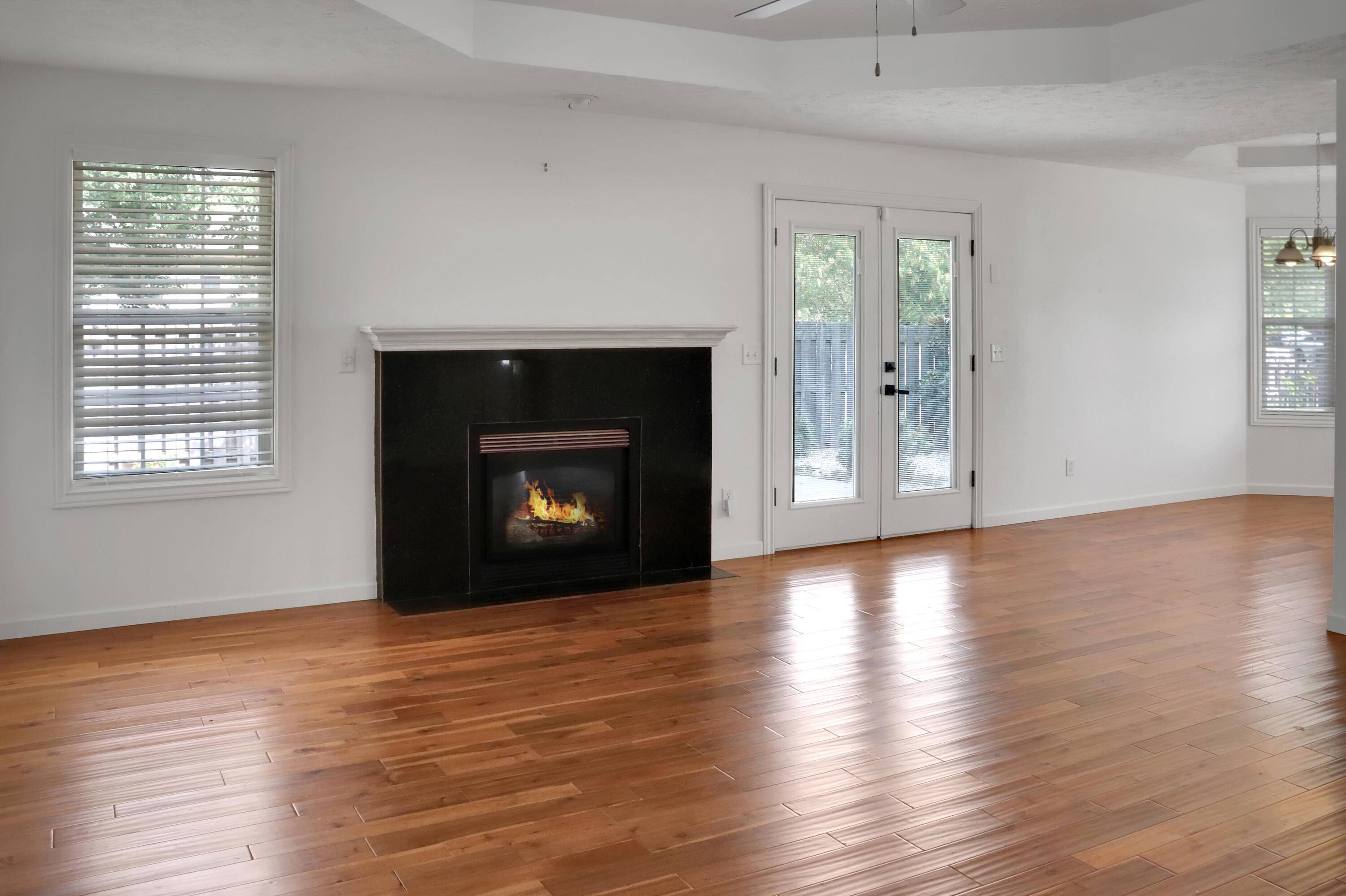4833 N Kensington DR, Ozark, MO 65721