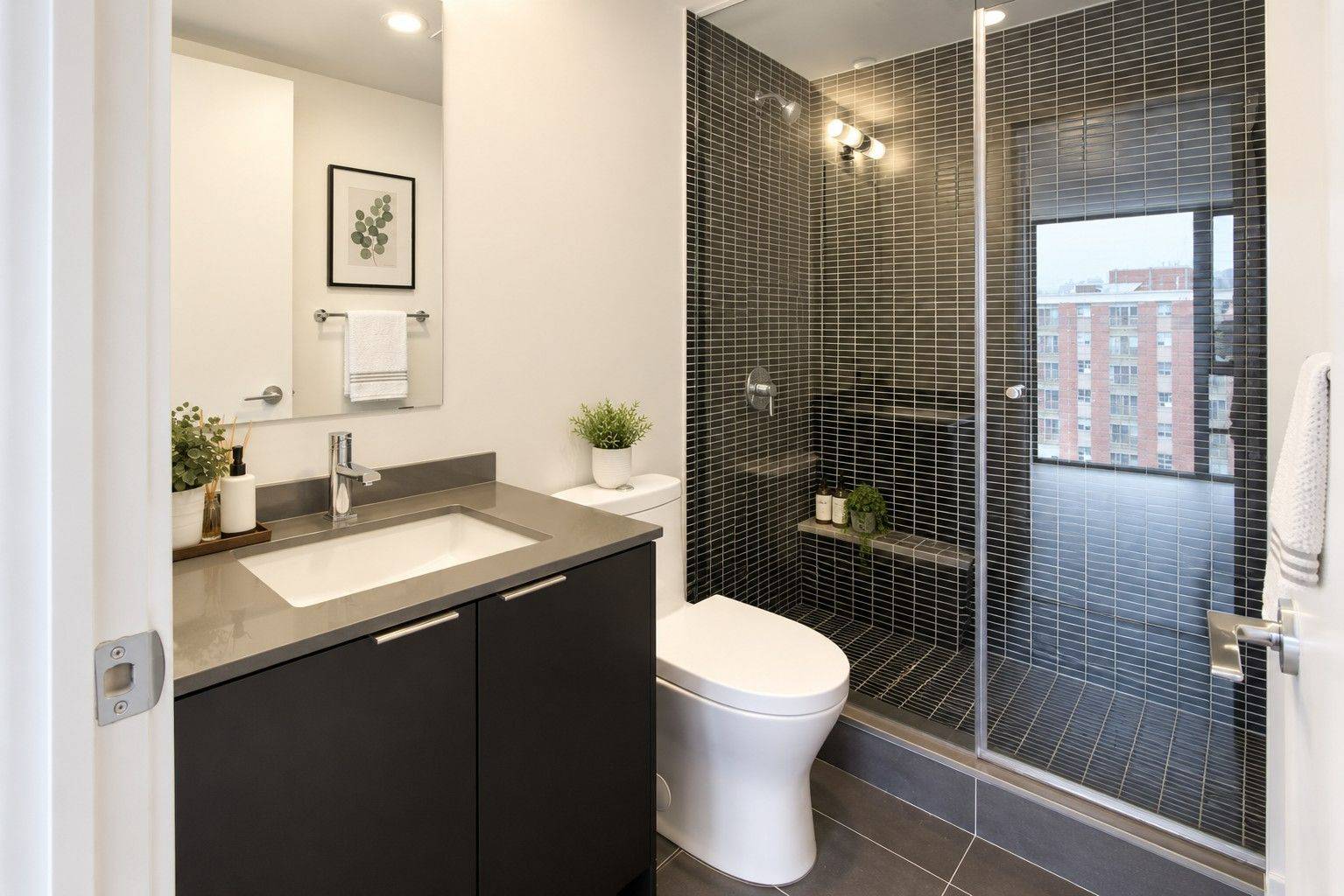 1 Jarvis ST #1101, Hamilton, ON L8R 0A8