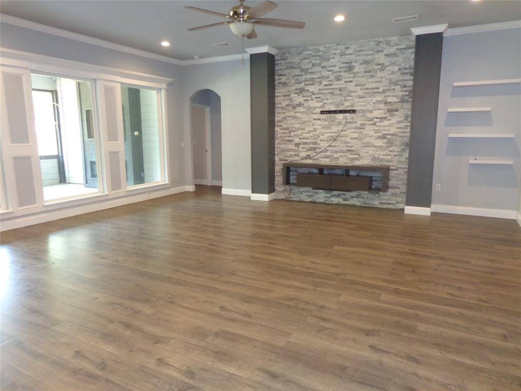 6617 Sunshine Valley Drive, Arlington, TX 76016