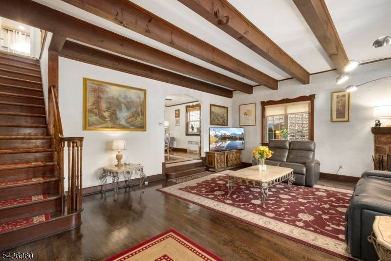 16 Summit Rd, Clifton City, NJ 07012