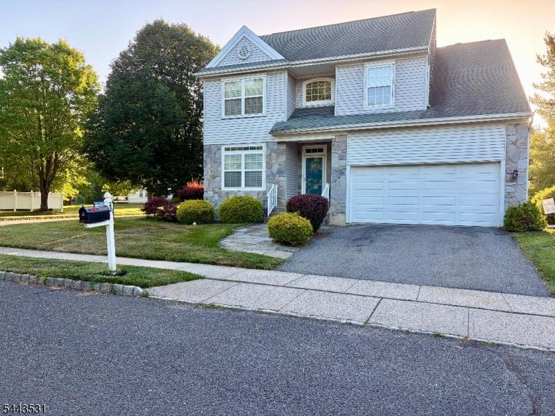 22 Village Square Dr, Union Twp., NJ 08802
