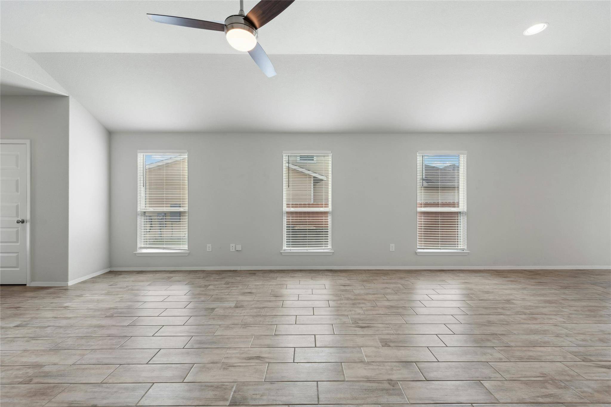 120 Lyndon DR, San Marcos, TX 78666