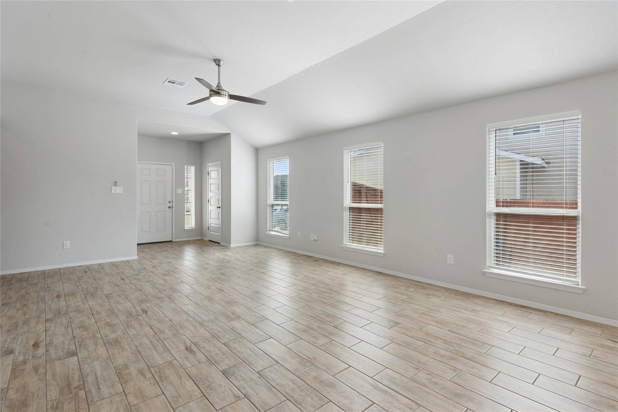 120 Lyndon DR, San Marcos, TX 78666