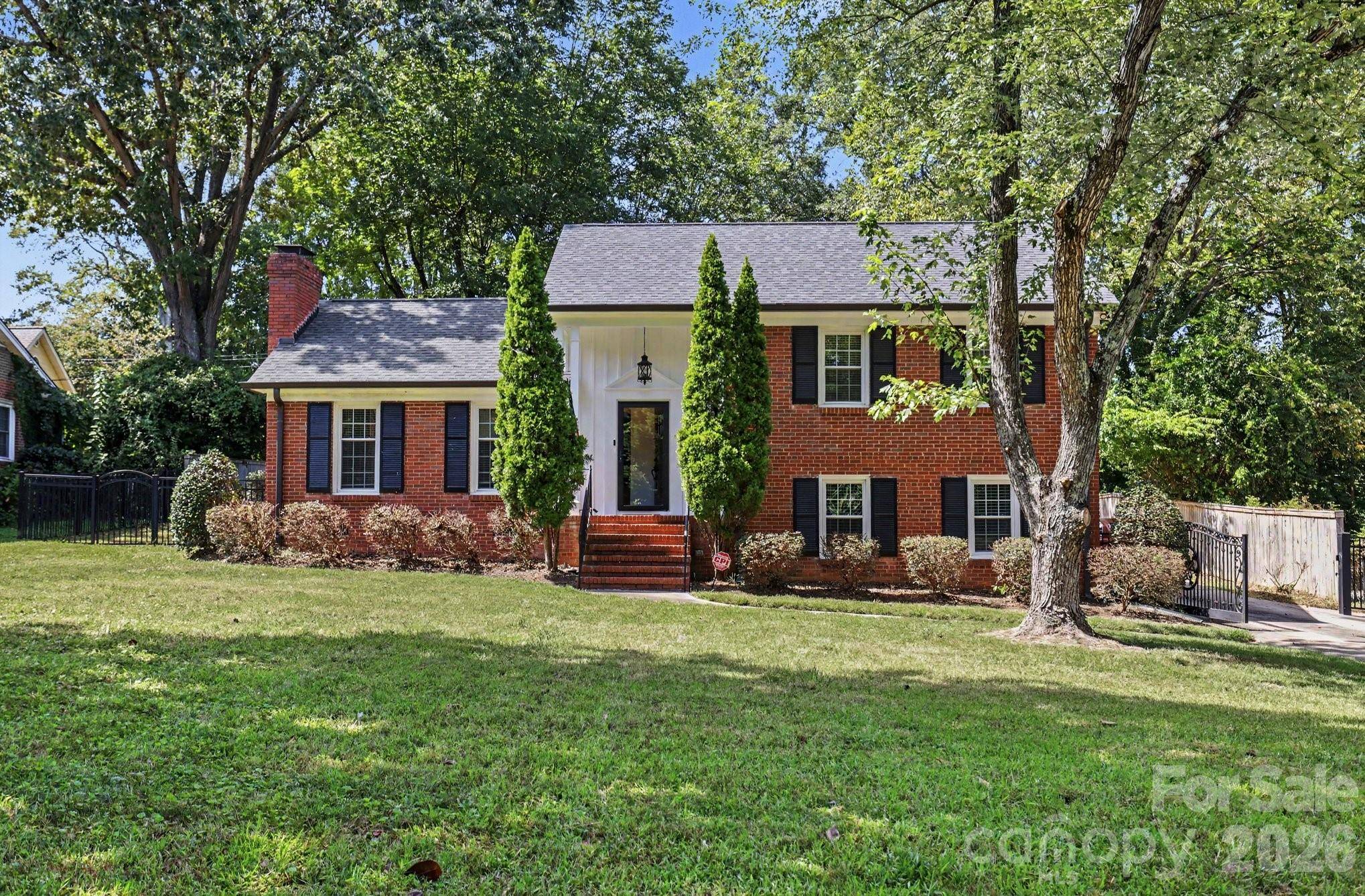 3846 Barclay Downs DR, Charlotte, NC 28209