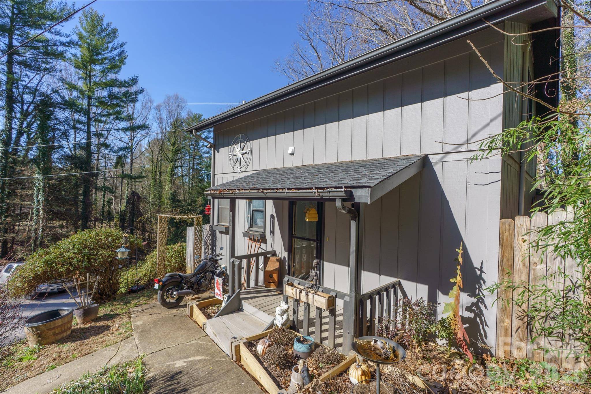 177 Forest DR #11, Clyde, NC 28721