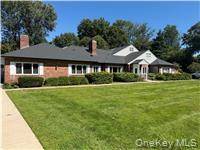 380 Park AVE #$1500 1 room, Huntington, NY 11743