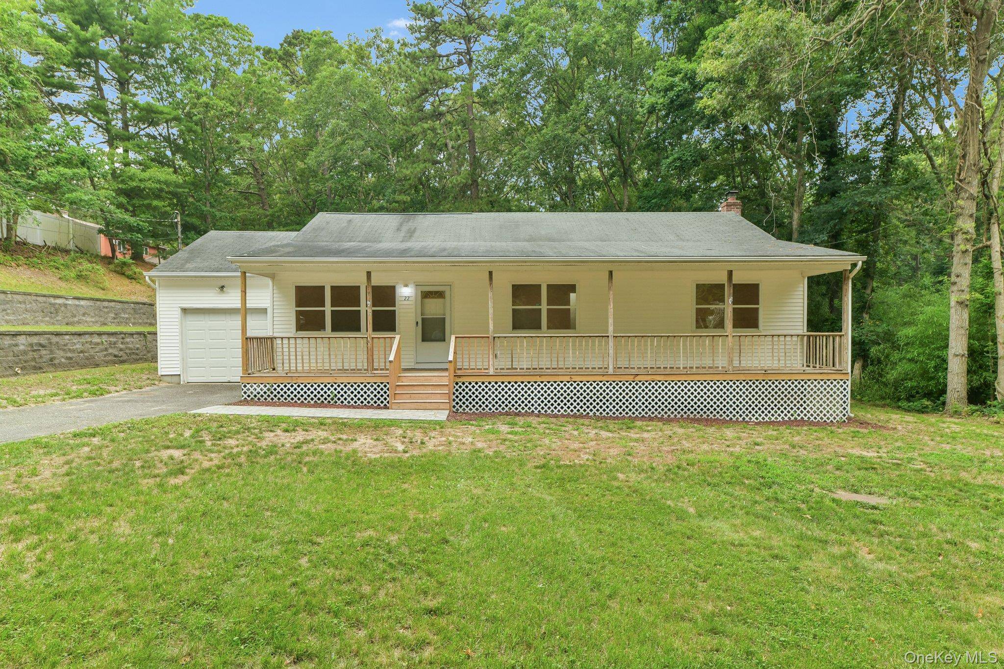 22 Red Maple RD, Ridge, NY 11961
