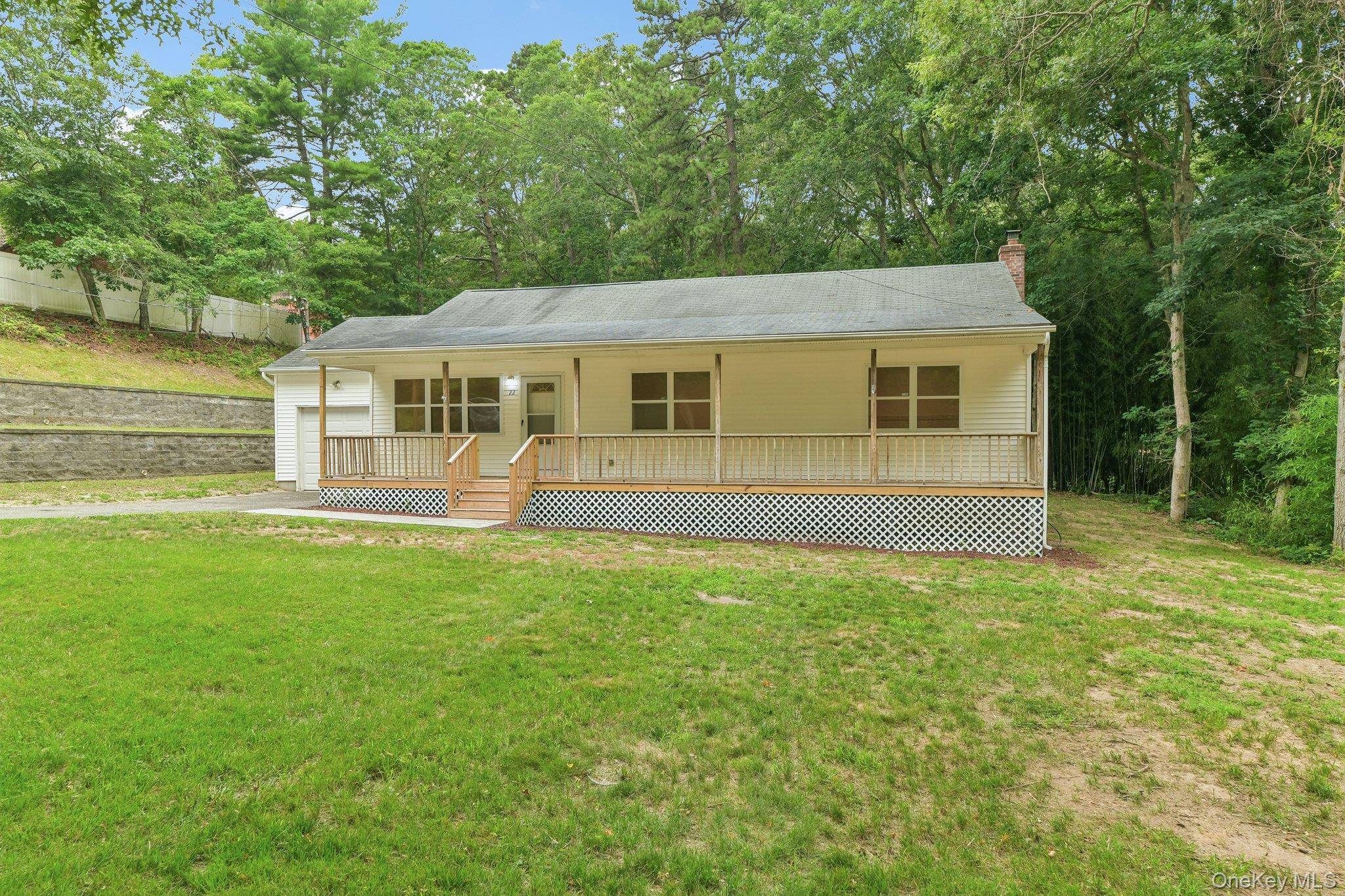 22 Red Maple RD, Ridge, NY 11961