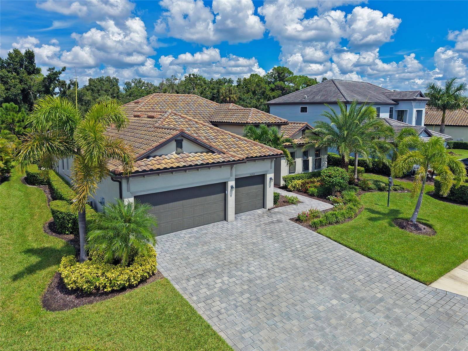 16203 TRADEWIND TER, Lakewood Ranch, FL 34211