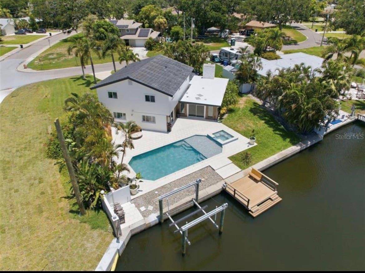 5101 DOVER ST NE, St Petersburg, FL 33703