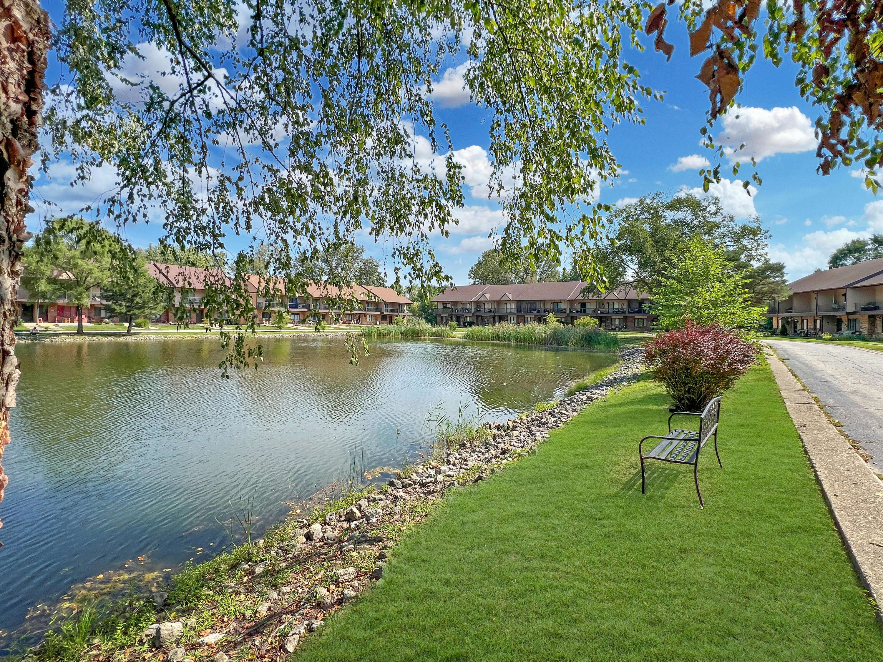 852 Jordan Circle, Schererville, IN 46375