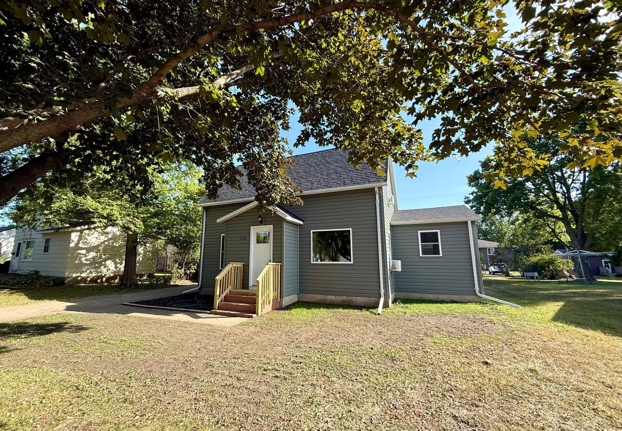 510 E Plum ST, Redwood Falls, MN 56283