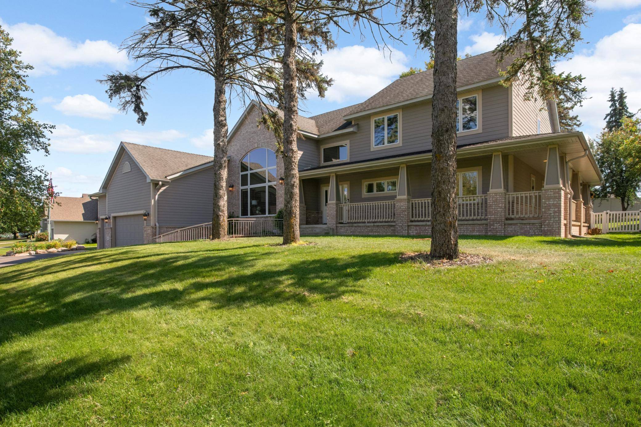 1085 Parkview LN, Victoria, MN 55386