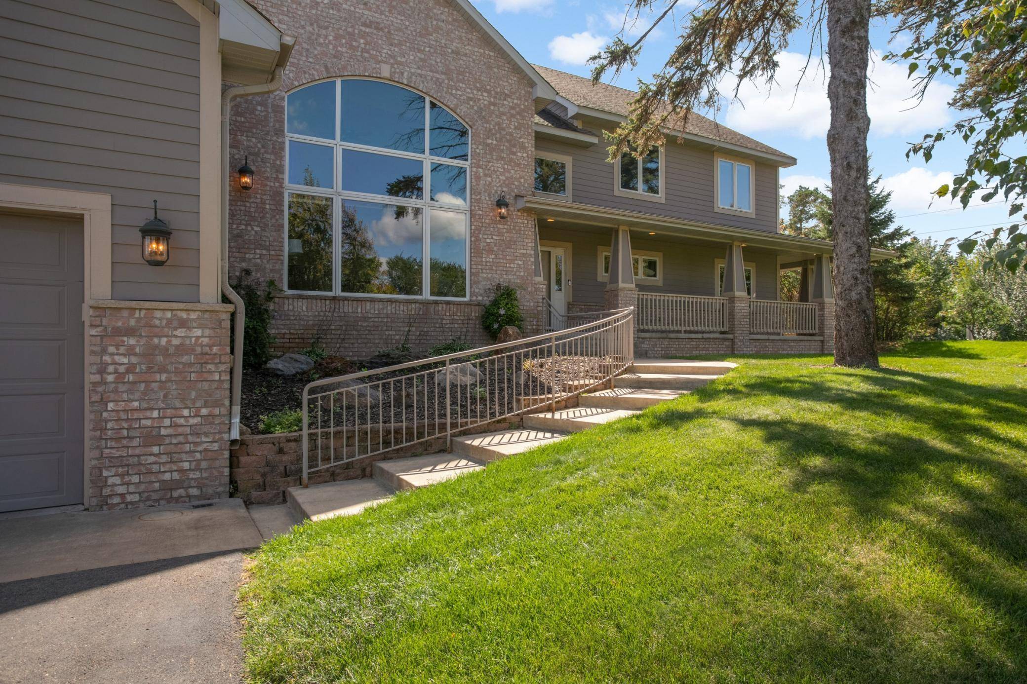 1085 Parkview LN, Victoria, MN 55386