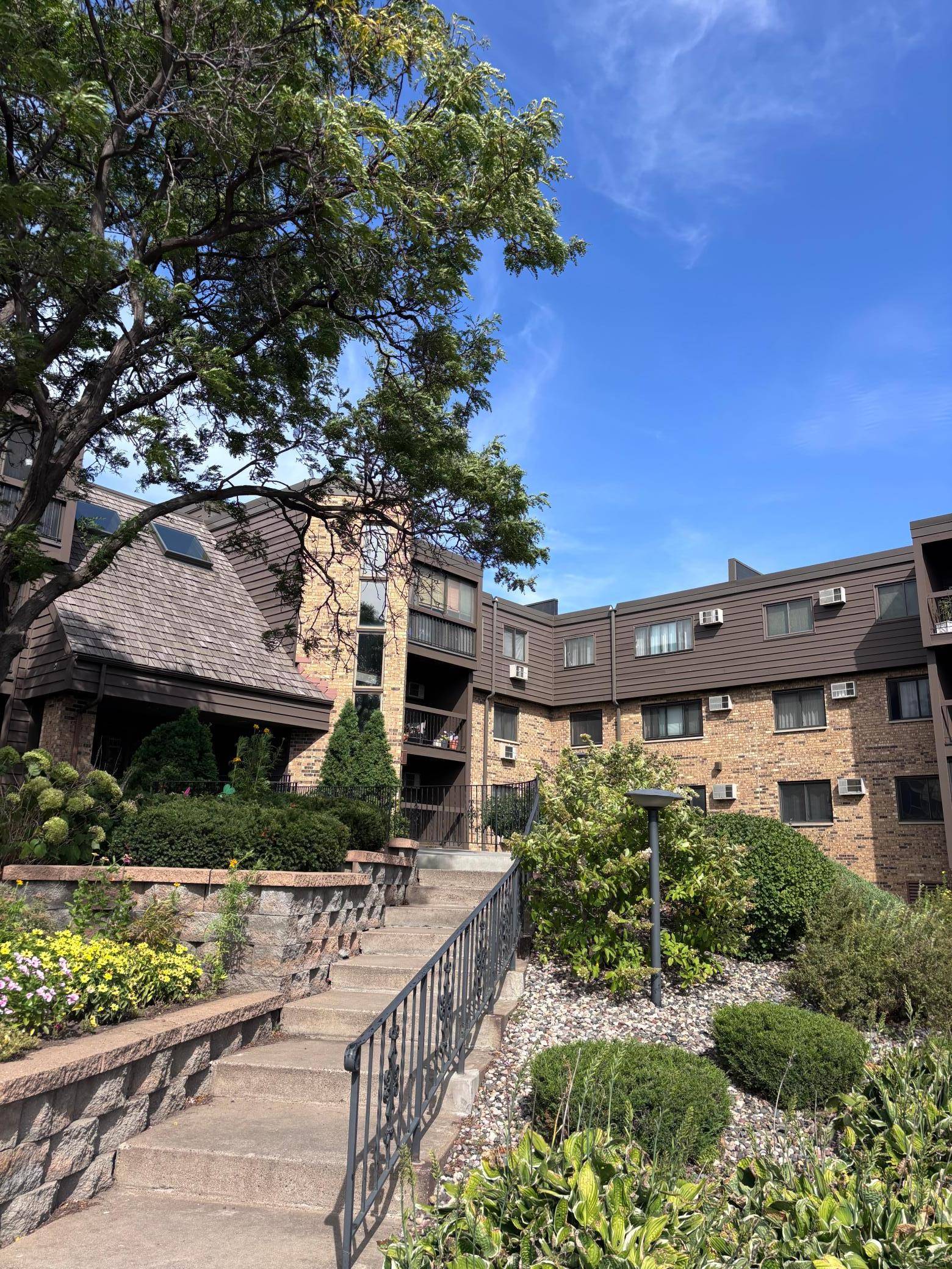 999 41st AVE NE #302, Columbia Heights, MN 55421