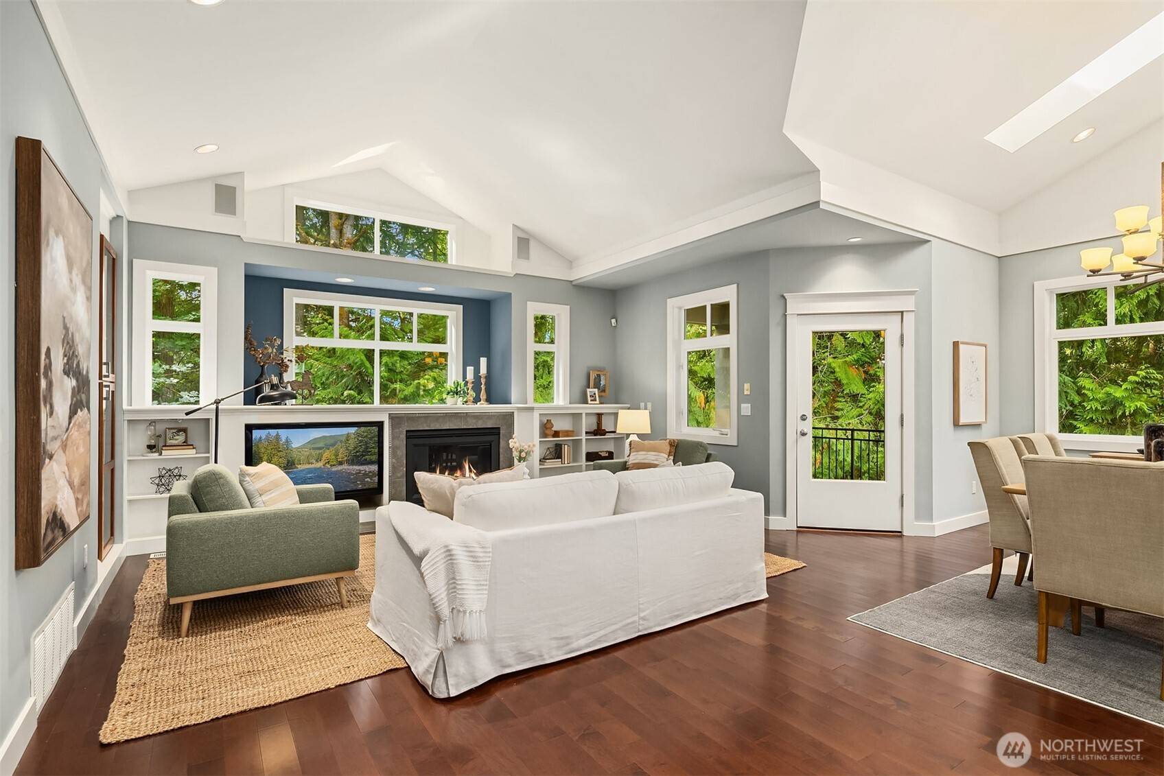 5245 Jung Frau PL NW, Issaquah, WA 98027