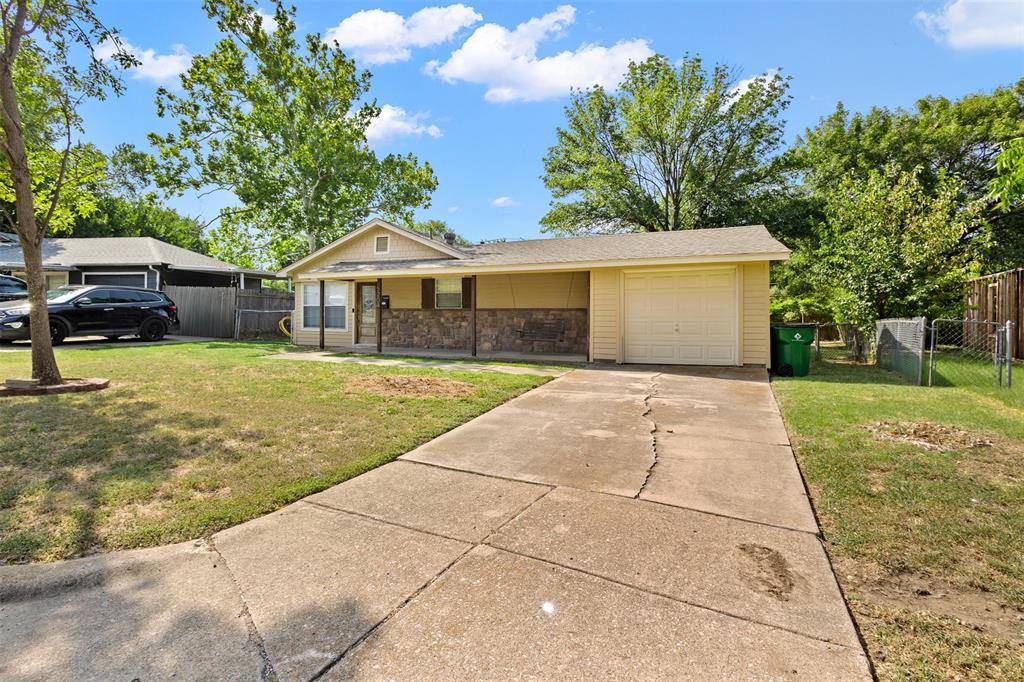 5204 Roxie Street, Haltom City, TX 76117
