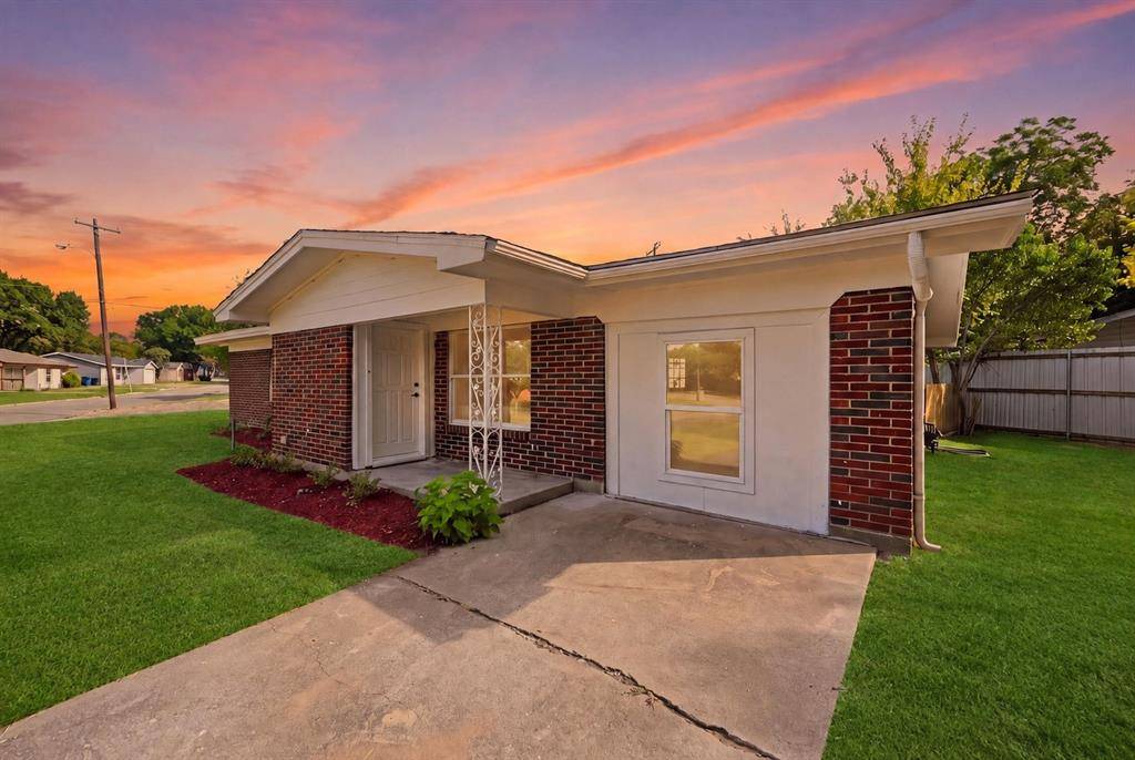 400 Hillcrest Street, Mansfield, TX 76063