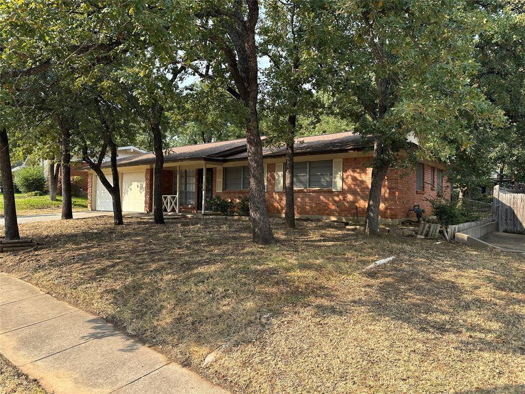 33 Somerset Terrace, Bedford, TX 76022