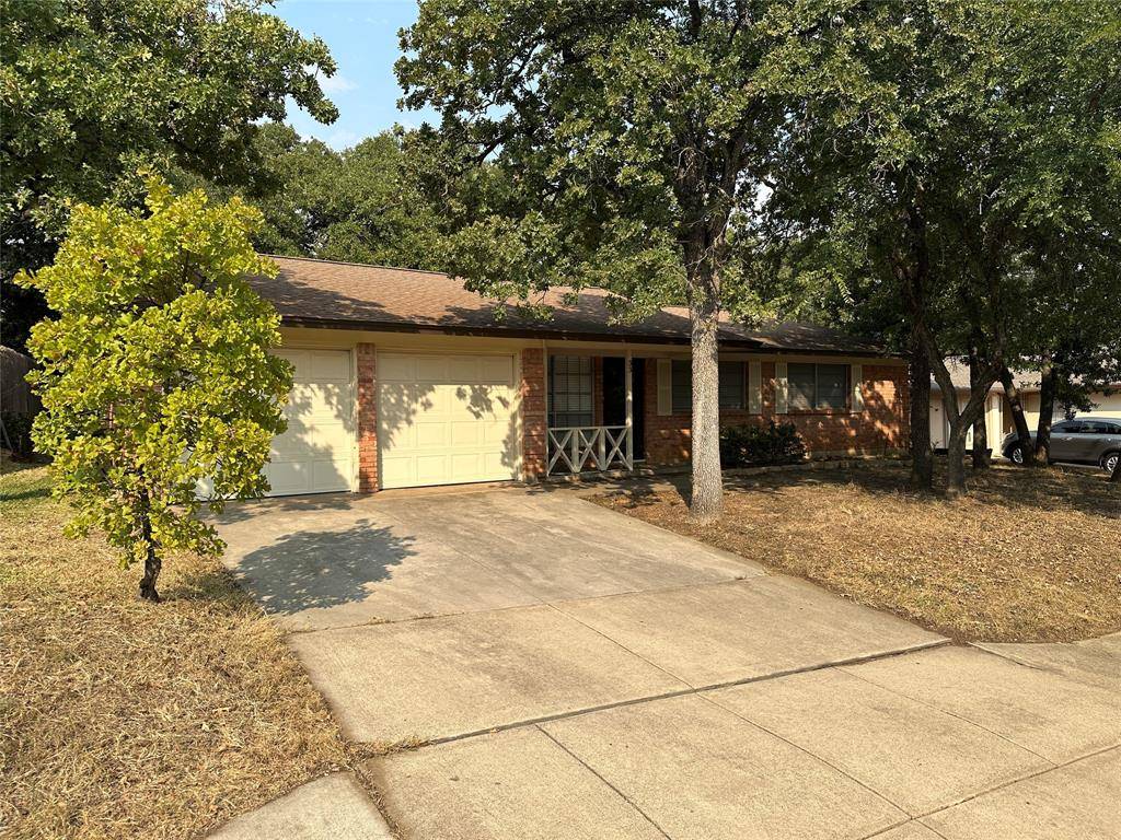 33 Somerset Terrace, Bedford, TX 76022