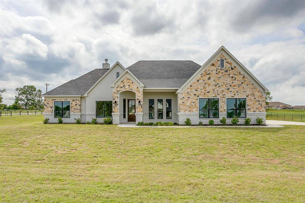 1001 Magnolia Court, Springtown, TX 76082